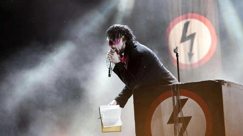 El vocalista de Rammstein, Till Lindemann, actúa en un concierto.