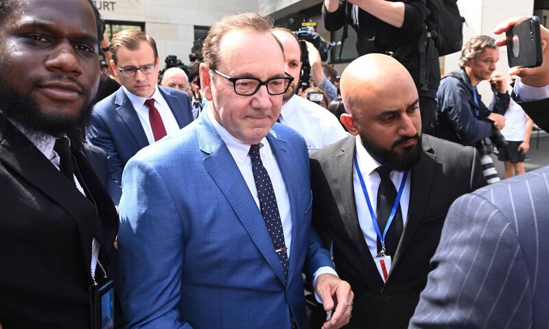 Kevin Spacey llega a la corte para enfrentar cargos de agresión sexual