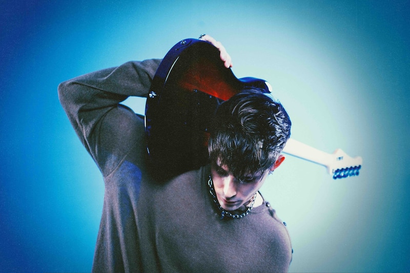 Abdiel lanza “Te echo de - porque te amé de +”