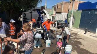 Reparte Guadalajara más de 2.2 millones de litros de agua en 74 colonias