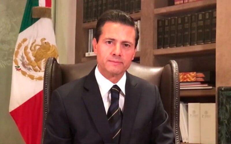 El presidente mexicano, Enrique Peña Nieto, da un discurso en el Palacio Nacional.