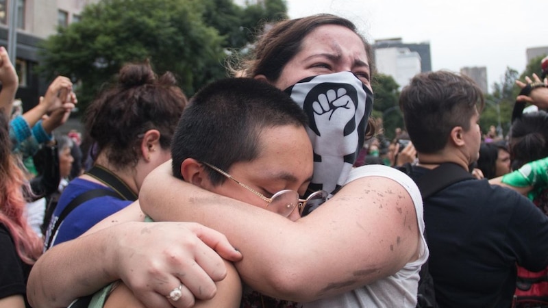 Un abrazo solidario