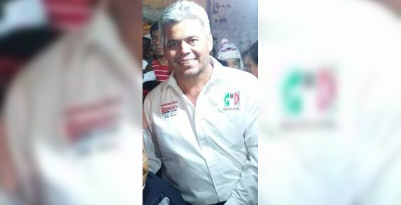 El diputado federal electo por Morena, José Luis Rodríguez, en un mitin en Ecatepec.