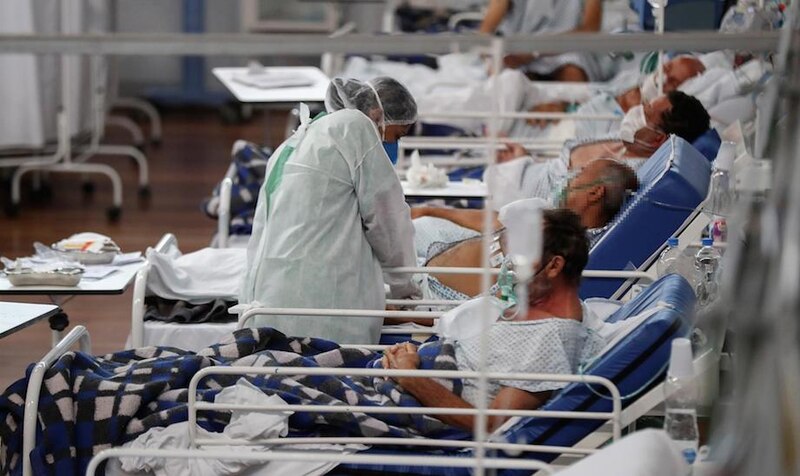 Pacientes con COVID-19 en un hospital