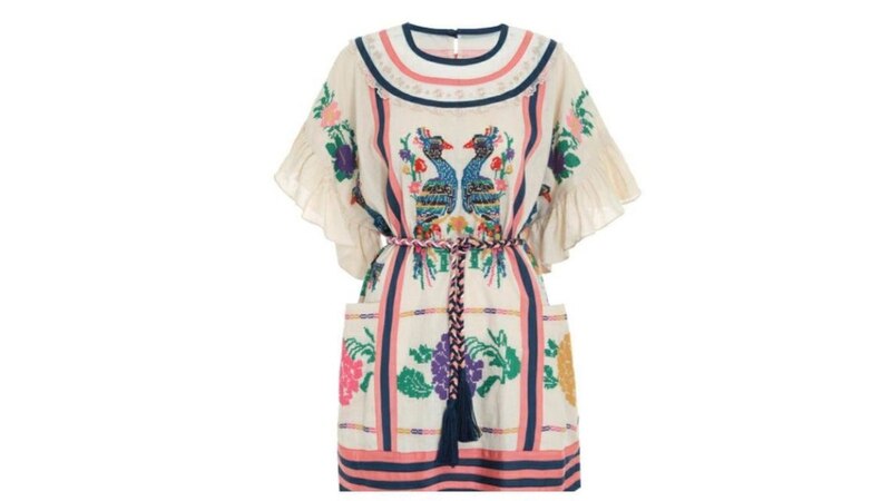 Vestido bordado mexicano tradicional
