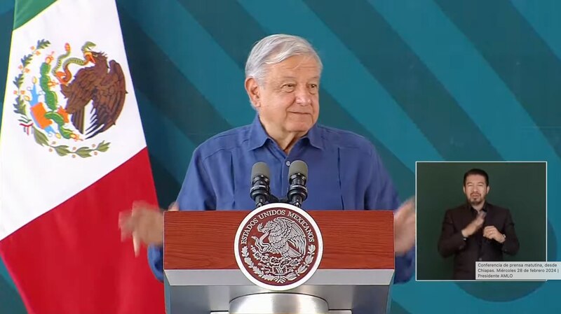 El presidente Andrés Manuel López Obrador da una conferencia de prensa matutina en Chiapas
