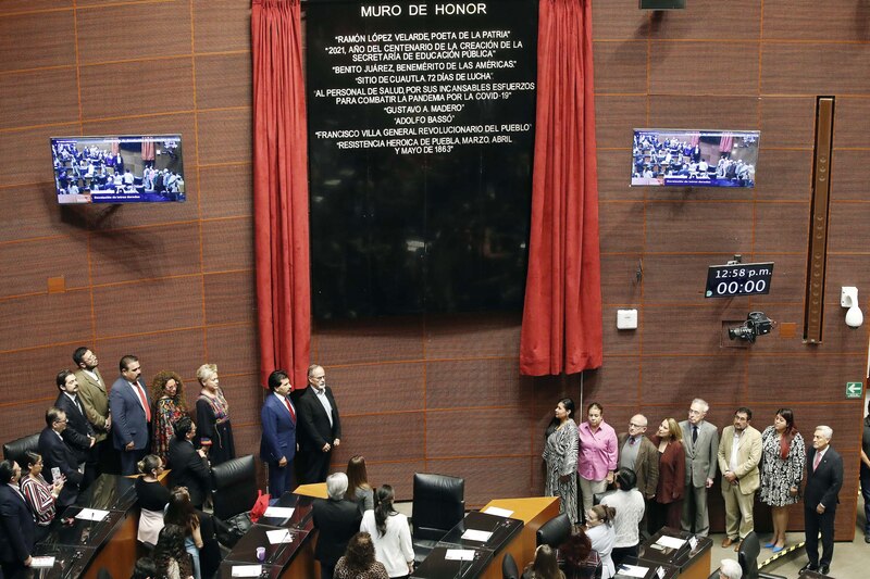 Title: Diputados rinden homenaje a Ramón López Velarde