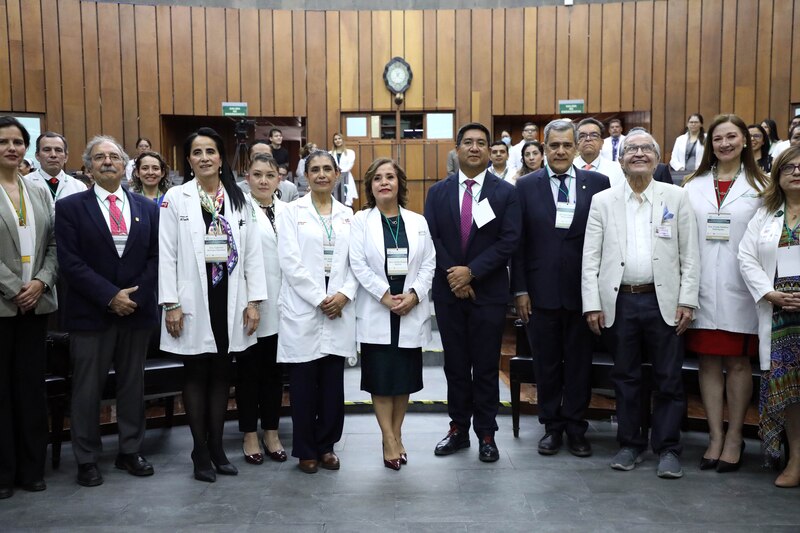 Reunión de médicos en un hospital