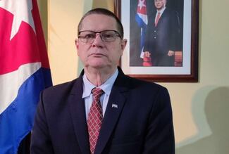 Ecuador expulsa a personal diplomático de Cuba y retira a su embajador en La Habana
