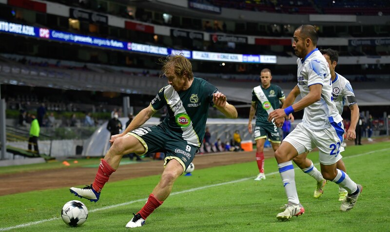 Jugador de fútbol en acción
