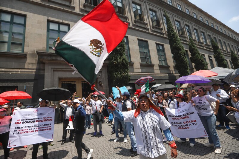 Manifestación en México por la defensa de la Constitución y la división de poderes