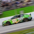 Daniel Suárez, sin asiento en NASCAR 2026…