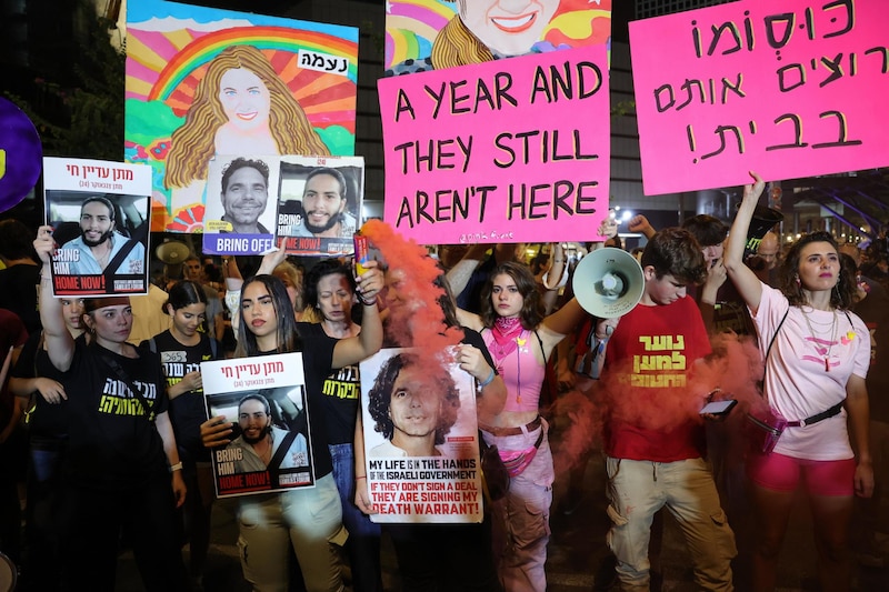 Un año después, los israelíes siguen protestando por la liberación de sus soldados capturados