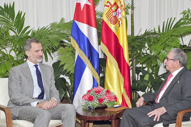 El rey de España se reúne con el presidente de Cuba