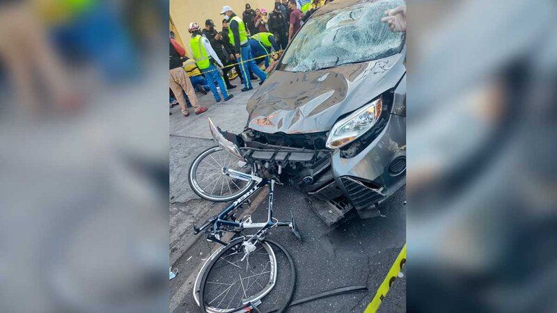 Accidente de tráfico entre un coche y una bicicleta