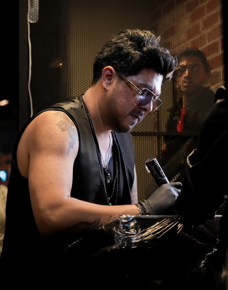 Inauguración de Black Blood Tattoo de Max Calavera