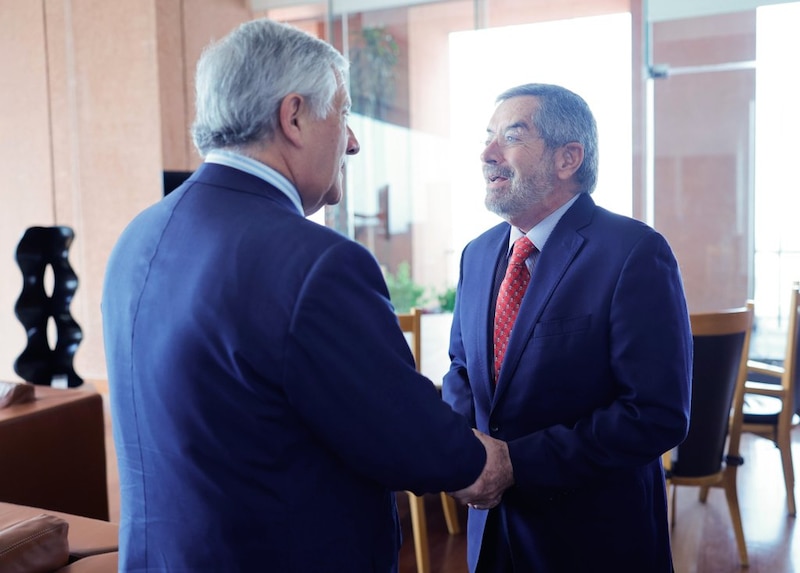 Juan Ramón de la Fuente y Antonio Tajani durante reunión oficial en la Secretaría de Relaciones Exteriores
