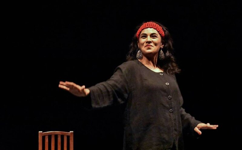 Actriz en una obra de teatro