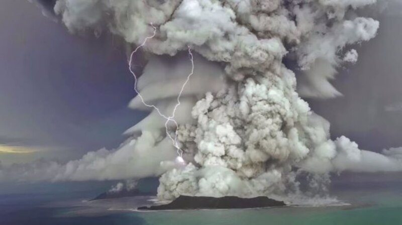 Volcán en erupción