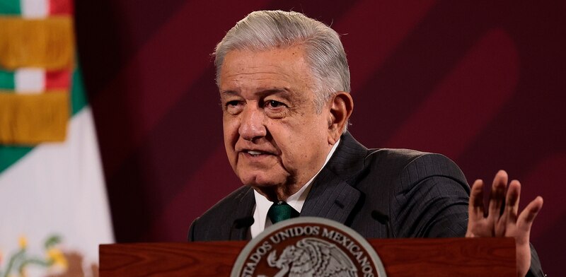 El presidente Andrés Manuel López Obrador da un discurso.