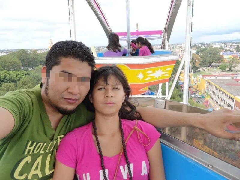 Pareja en una rueda de la fortuna