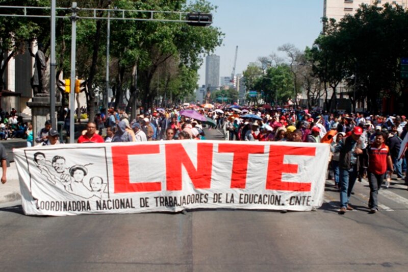 Manifestación de la Coordinadora Nacional de Trabajadores de la Educación (CNTE) en la Ciudad de México