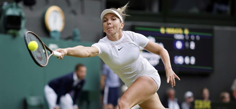La tenista bielorrusa Aryna Sabalenka en acción durante un partido de tenis.