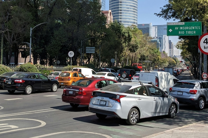 Hoy No Circula 6 de mayo. Las altas temperaturas y la alta circulación  se esperan este día.