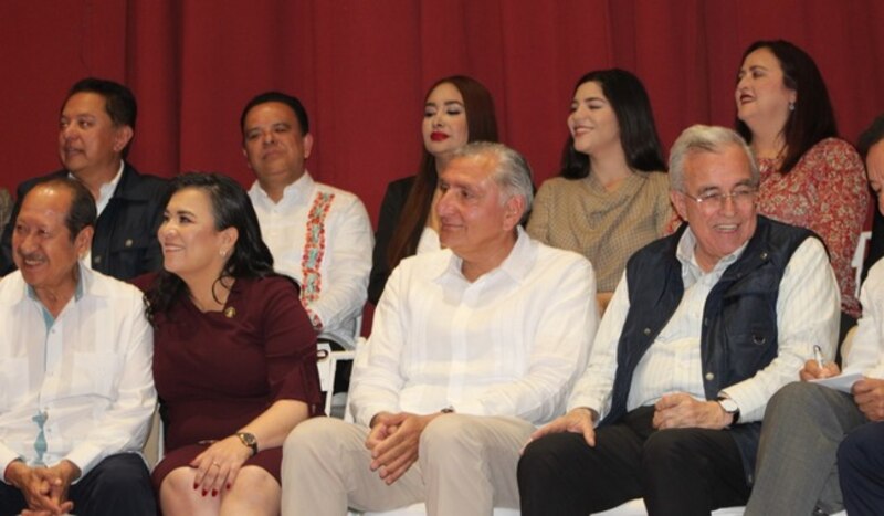 Políticos mexicanos en un evento