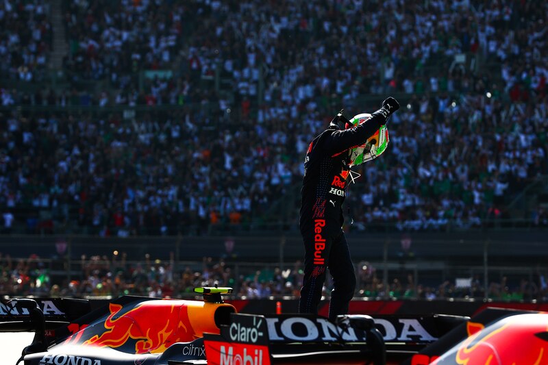 ¡Checo Pérez gana el Gran Premio de México!