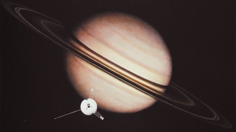 La sonda espacial Pioneer 11 se acerca a Saturno