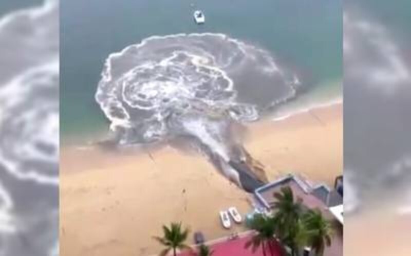 ¡Cuidado! Se forma un remolino en la playa