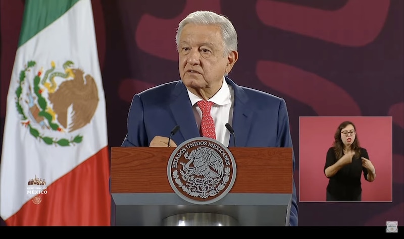 El presidente Andrés Manuel López Obrador da un discurso.