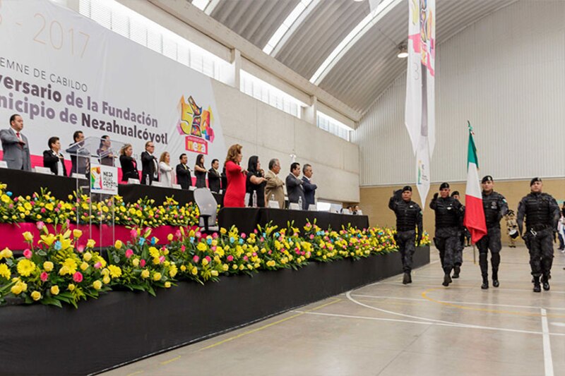 Desfile cívico-militar con motivo del 55 aniversario de la fundación del municipio de Nezahualcóyotl