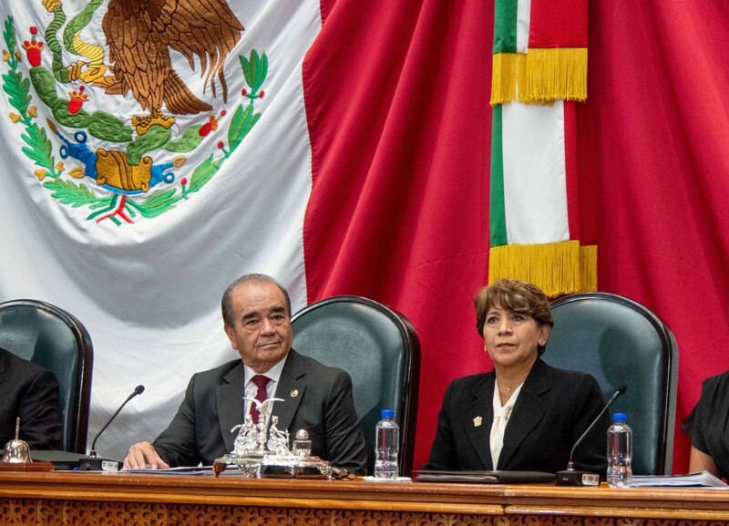 Presidenta de la Cámara de Diputados, Laura Rojas, junto a diputado