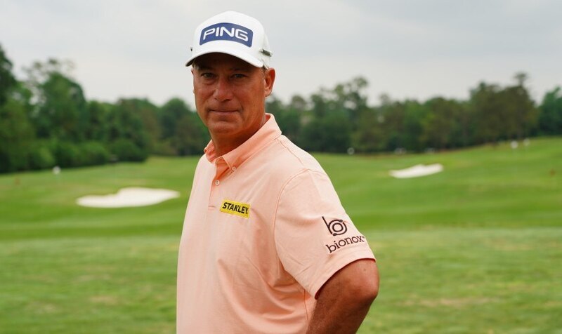 El golfista Steve Stricker en el campo de golf.