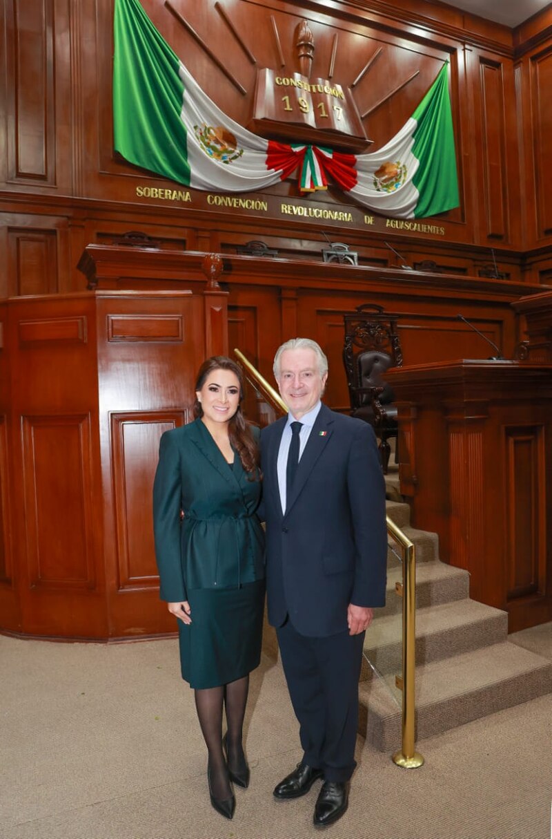 El Presidente de México, Andrés Manuel López Obrador, se reúne con la Gobernadora de Aguascalientes, Tere Jiménez.