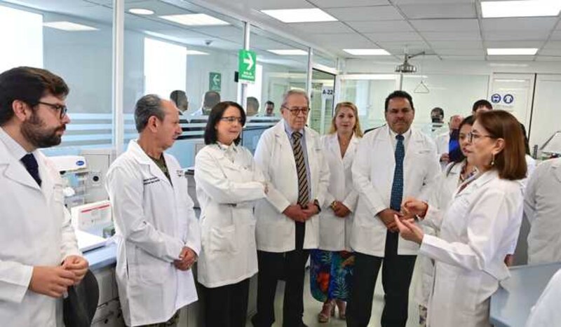 Visita a las instalaciones del nuevo laboratorio de la Facultad de Medicina de la Universidad de Chile
