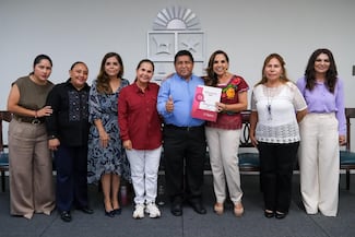 Reconoce Mara Lezama la vocación y trayectoria de 457 servidoras y servidores públicos de Quintana Roo