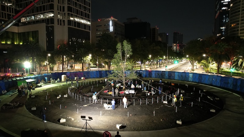 Arqueólogos trabajando en un sitio en la Ciudad de México