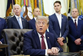 Trump amaga con arancel a México por lechuga relacionada con ciclosporiasis