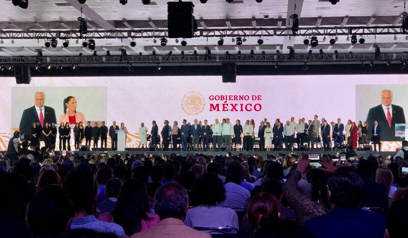 El presidente de México, Andrés Manuel López Obrador, pronuncia un discurso ante el Congreso de la Unión.