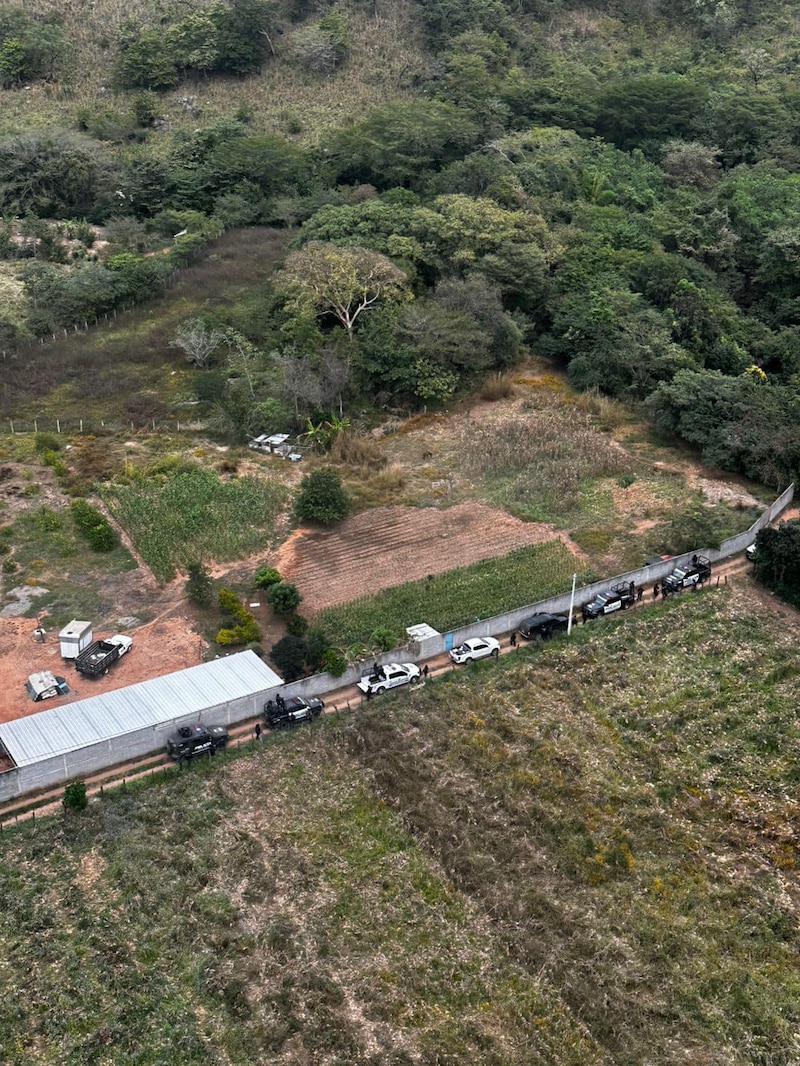 Vista aérea del operativo de seguridad en Frontera Comalapa, Chiapas.