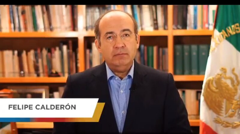 Felipe Calderón, el expresidente de México, da un discurso.