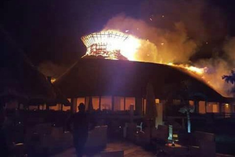 Incendio en un restaurante de playa