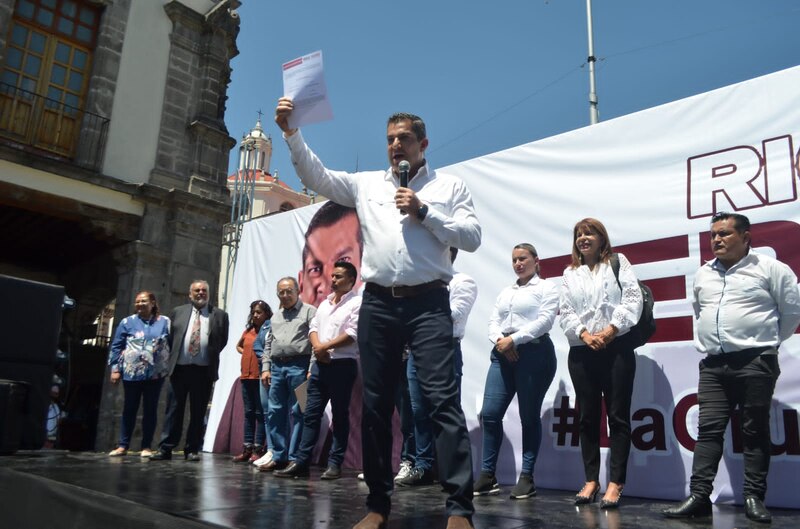 El candidato a la presidencia de México, Ricardo Anaya, pronuncia un discurso ante sus seguidores.