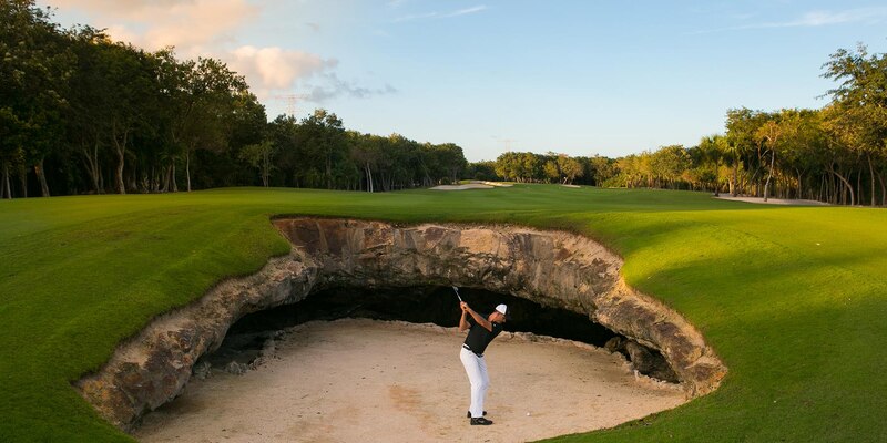 Golfista en un bunker