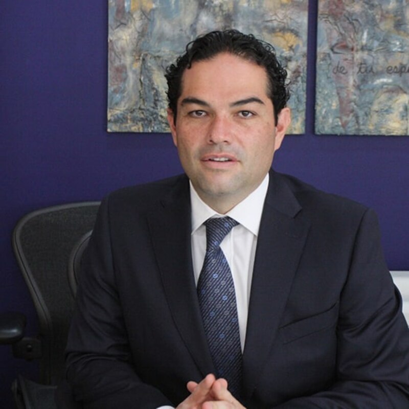 El abogado Juan García es un experto en derecho penal