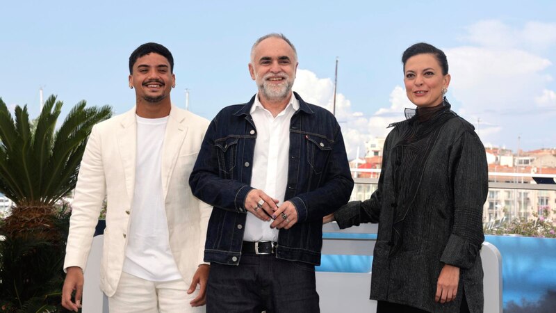 Yalitza Aparicio, Diego Luna y Marina de Tavira en la alfombra roja del Festival de Cine de Cannes