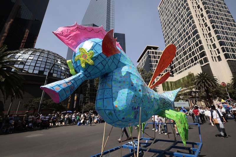 Un colorido desfile de alebrijes en la Ciudad de México